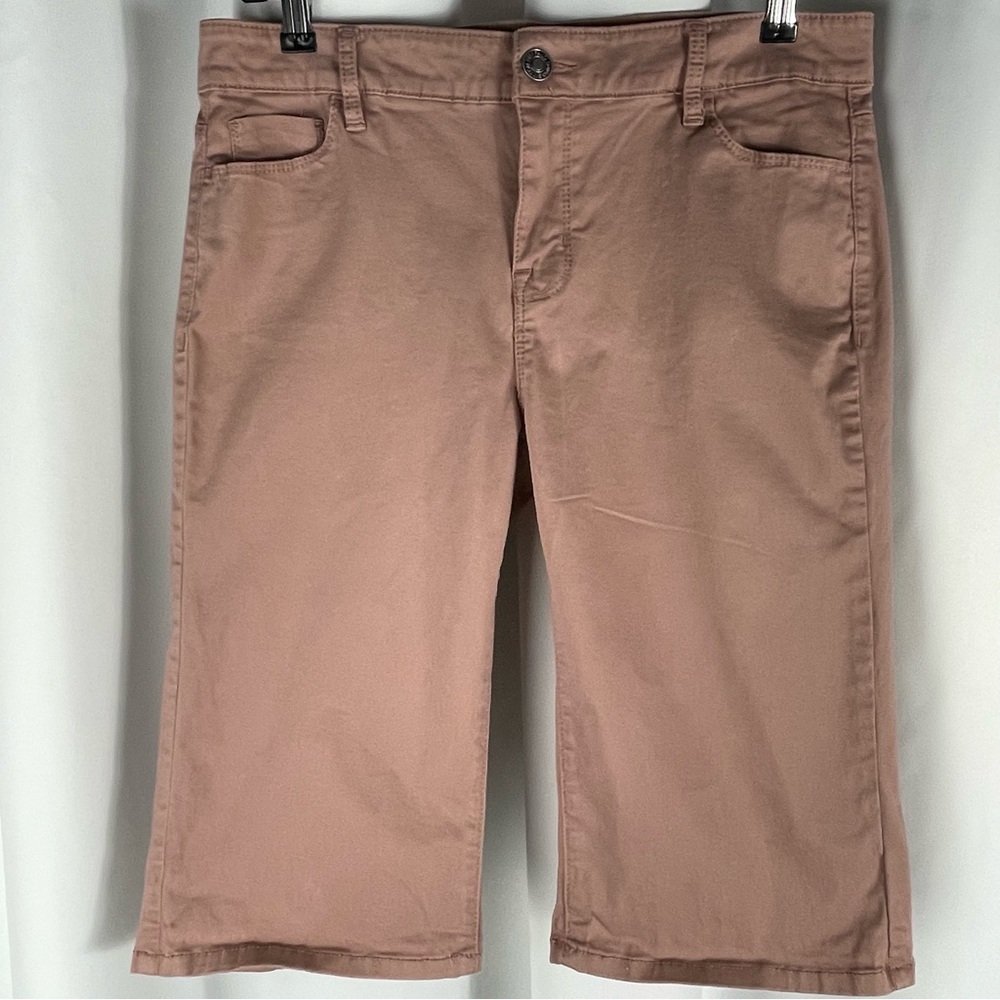 Buffalo David Button Samuella Dusty Rose Mid Rise Bermuda Shorts Size 10 / 30
